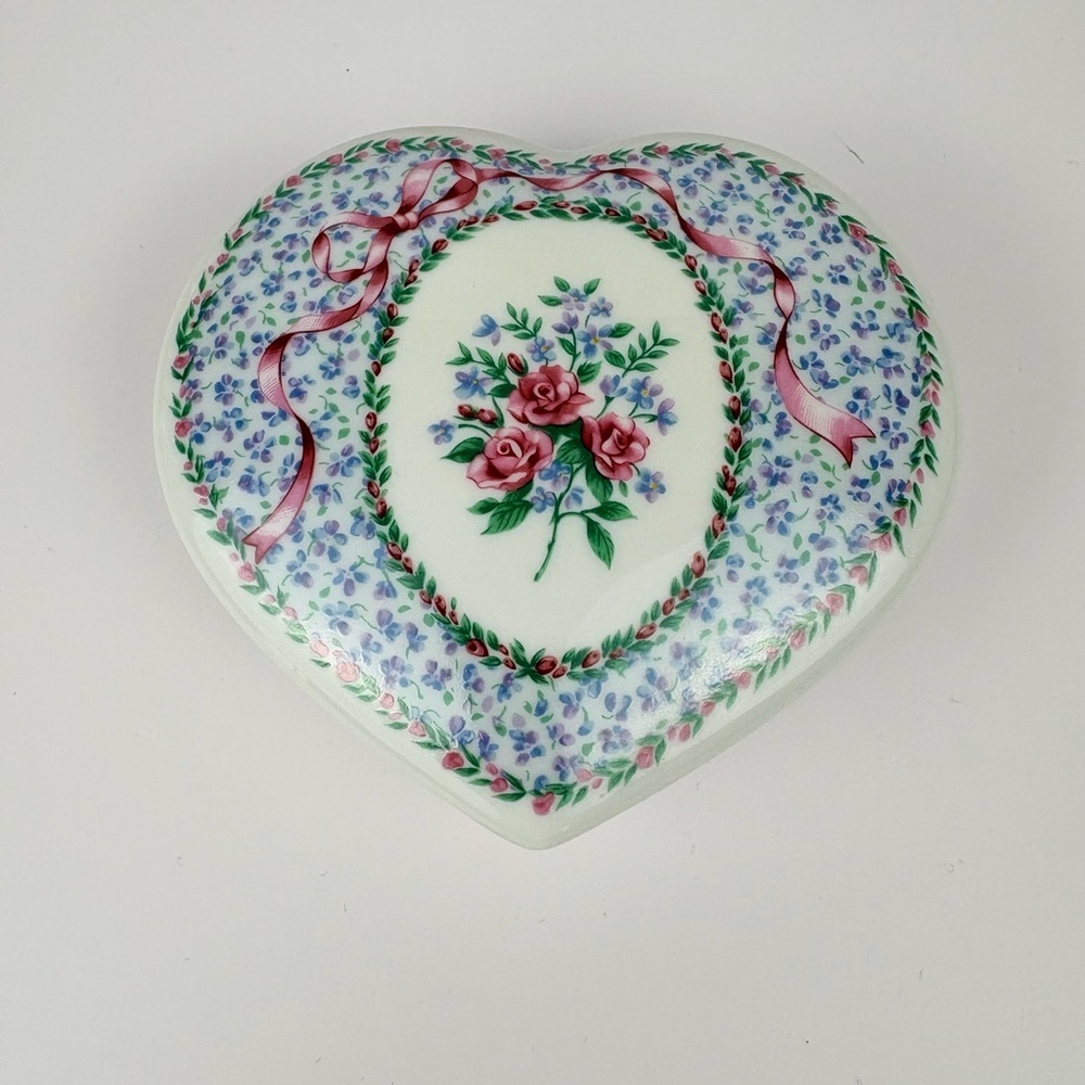 Vintage Otagiri Rosa Tavistick Heart-Shaped Trinket Box